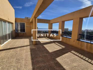 Attique avec balcon à vendre à Avenida FABRAQUER 21