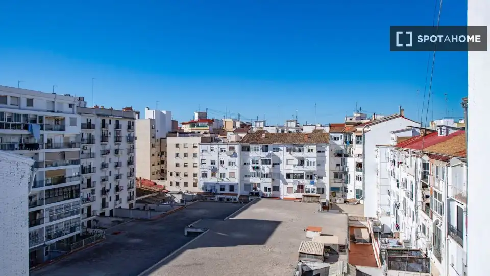 Appartamento con terrazza in affitto a L'Eixample, imagen 12