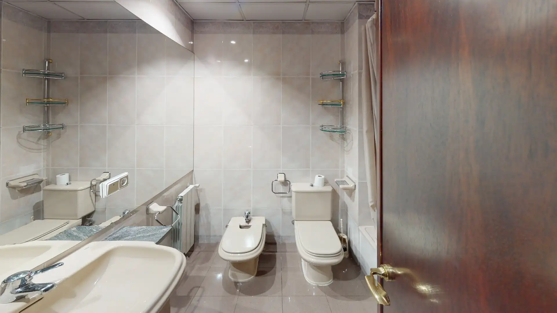 Baño de Piso en venta en Andorra la Vella con Calefacción, Amueblado y Horno