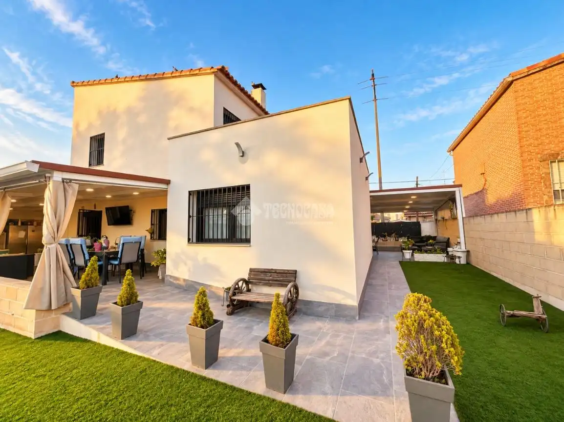 Casa amb piscina en venda a Griñón