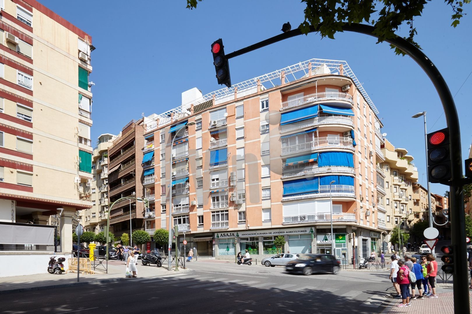 Vista exterior de Pis en venda en  Jaén Capital amb Calefacció, Terrassa i Traster