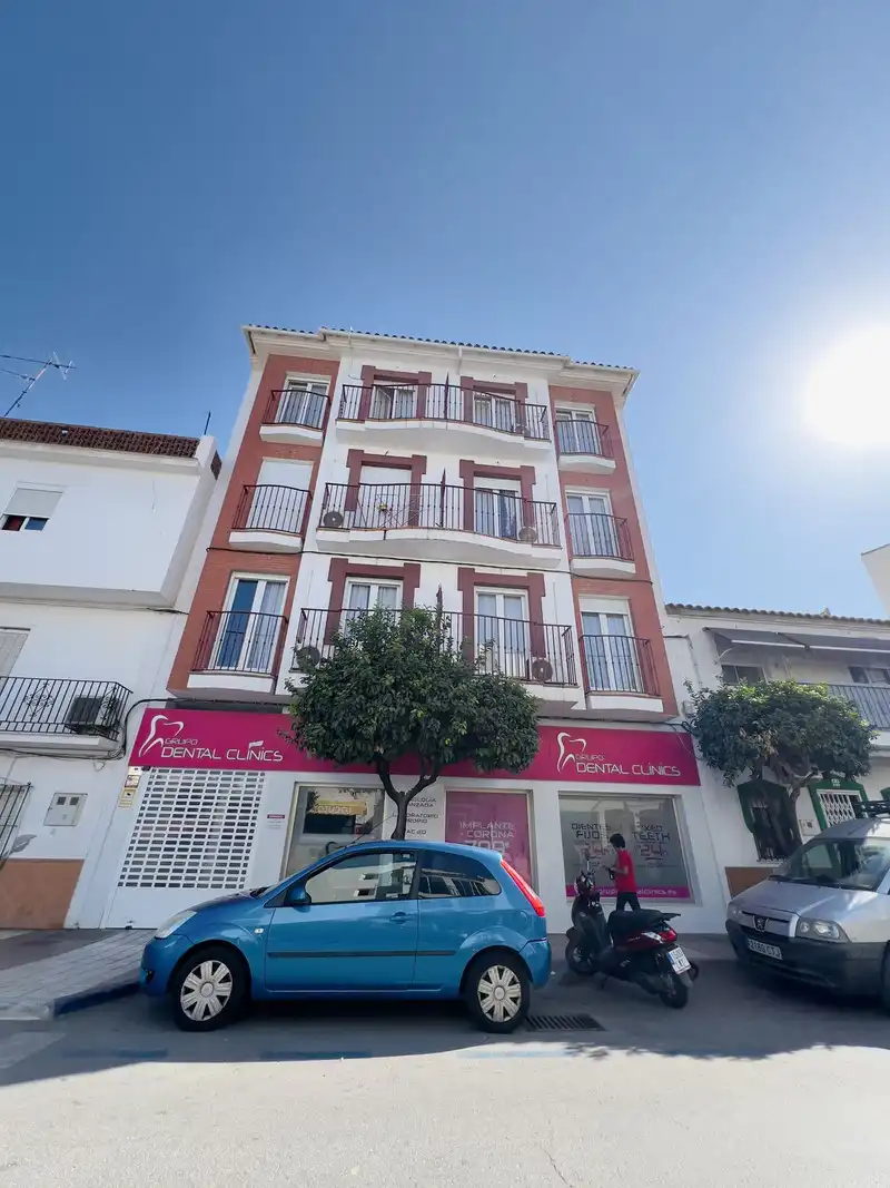 Inmuebles singulares con piscina en venta en Calle Córdoba 19
