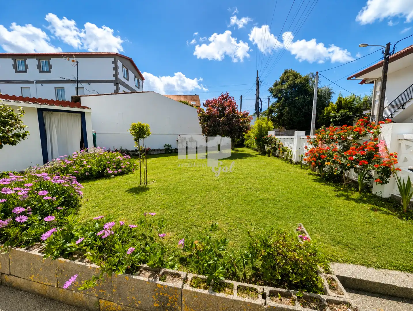Jardí de Casa o xalet en venda en Cangas  amb Calefacció, Jardí privat i Parquet