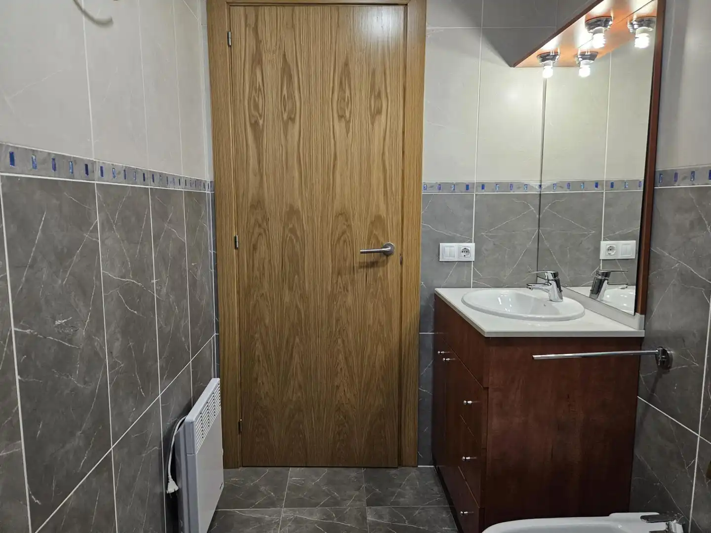 Baño de Ático en venta en Torrelavit con Calefacción y Balcón