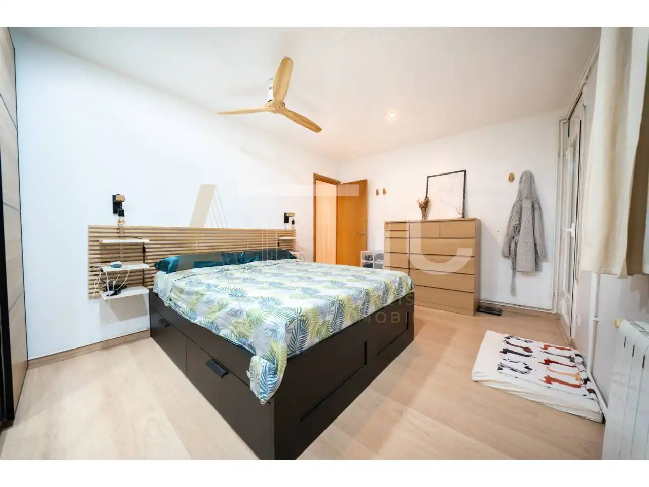 Habitación de Piso en venta en Sabadell con Aire acondicionado, Calefacción y Parquet