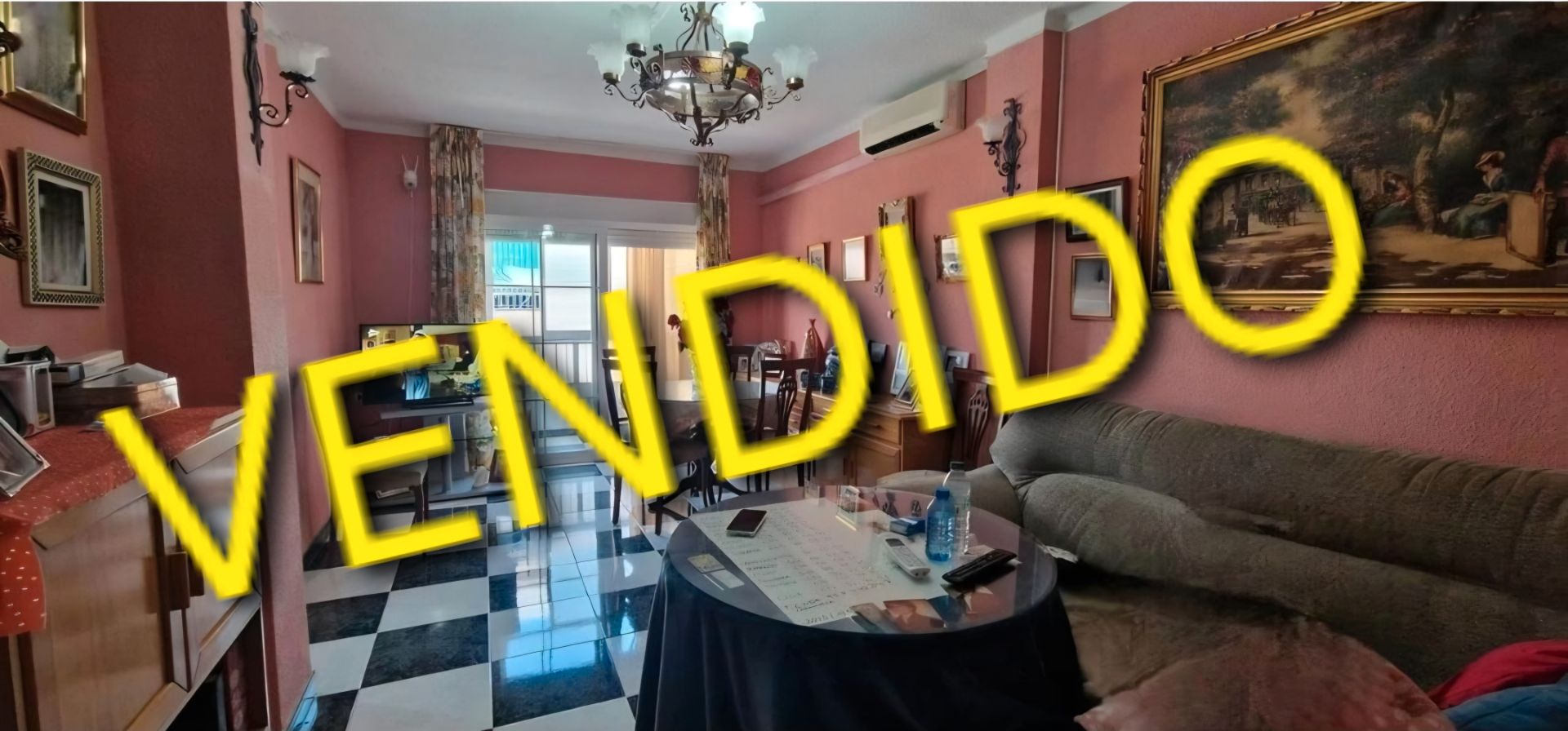 Sala d'estar de Pis en venda en  Granada Capital amb Aire condicionat, Rentadora i Balcó