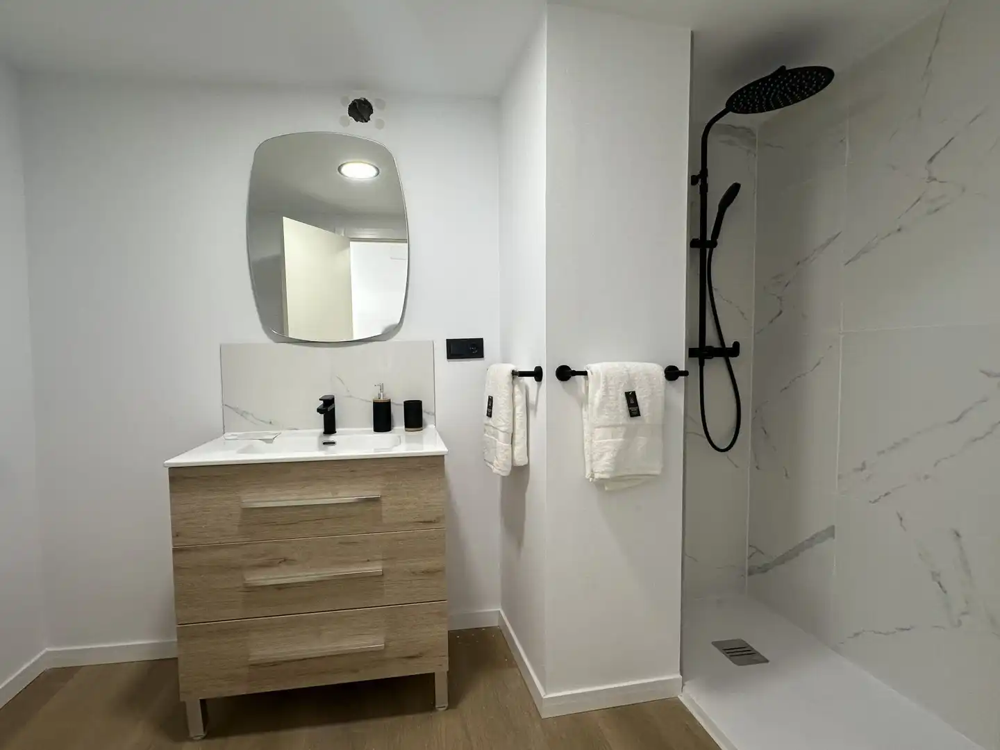 Bathroom of Flat for sale in Ontinyent  with Air Conditioner and Heating
