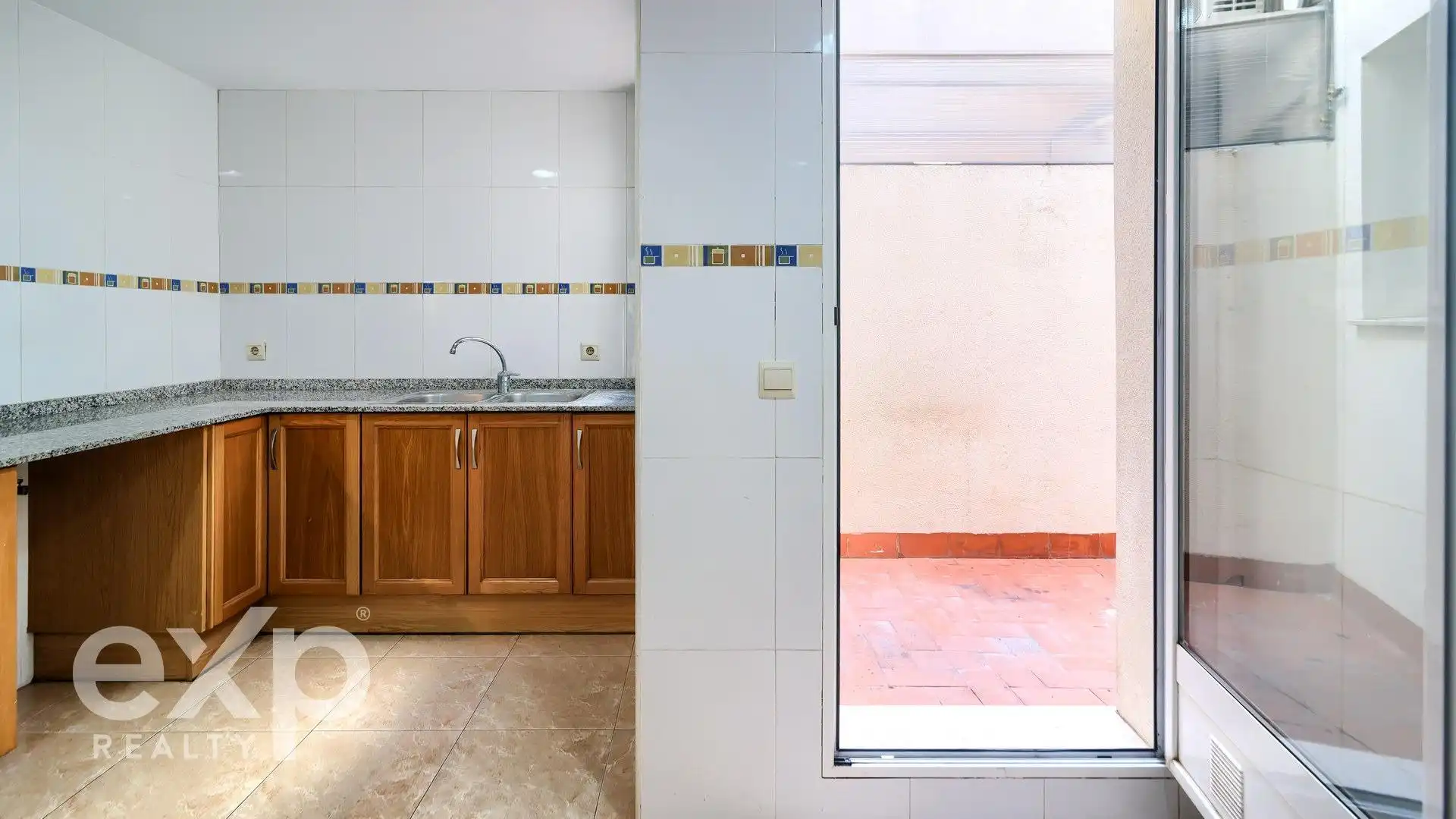 Kitchen of Flat for sale in Alginet  with Air Conditioner, Terrace and Storage room
