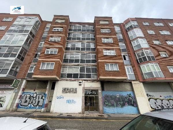 Piso en Venta en Calle ALFAREROS en San Pedro y San Felices