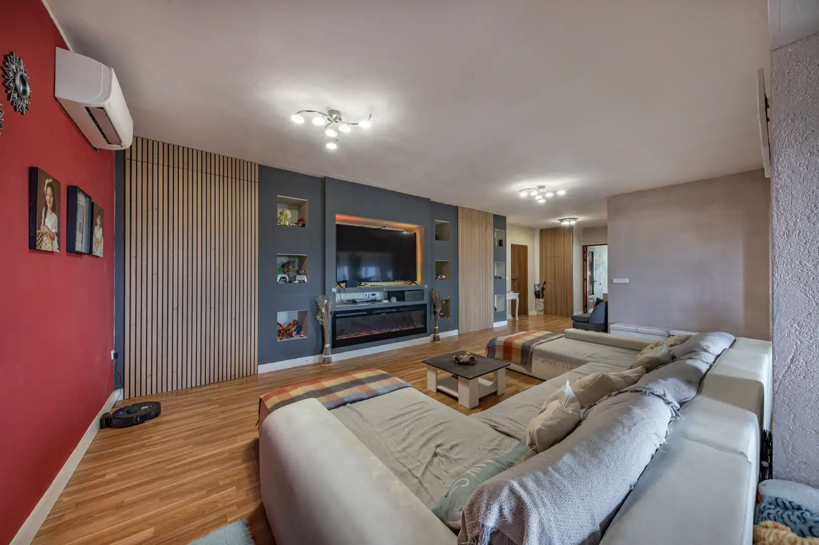 Sala de estar de Casa o chalet en venta en Llinars del Vallès con Aire acondicionado, Calefacción y Jardín privado