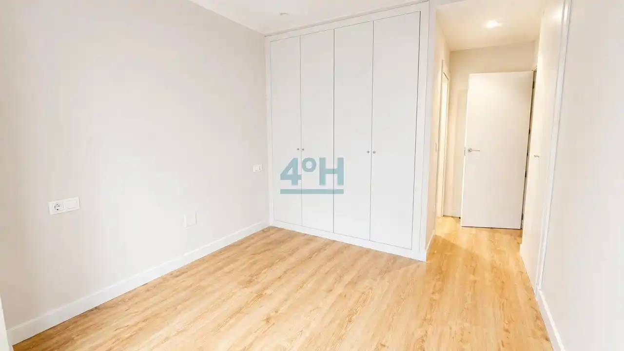 Habitación de Apartamento en venta en Ourense Capital  con Calefacción y Balcón