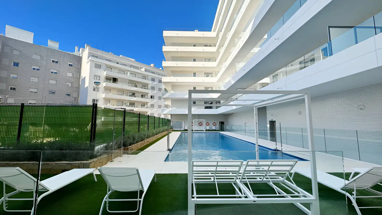 Apartament amb piscina en venda a Nueva Andalucía, imagen 2