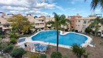 Vista exterior de Pis en venda en Estepona amb Aire condicionat, Terrassa i Traster