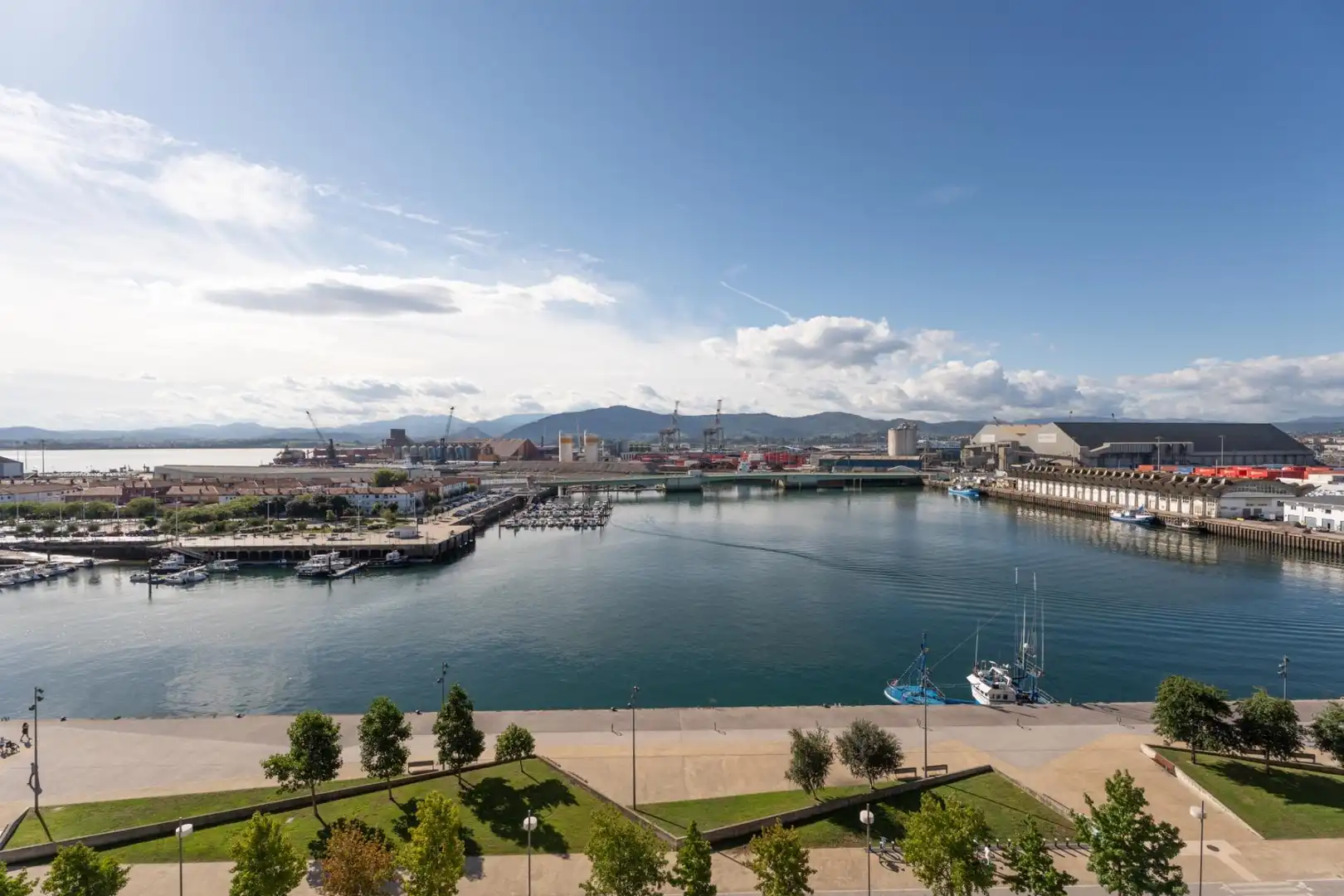 Außenansicht von Wohnung zum Verkauf in Santander mit Heizung, Parkett und Terrasse