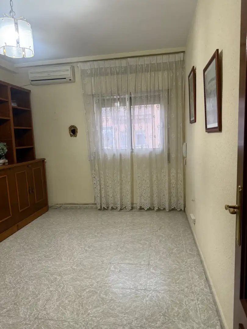 Habitación de Piso en venta en Badajoz con Aire acondicionado, Horno y Lavadora