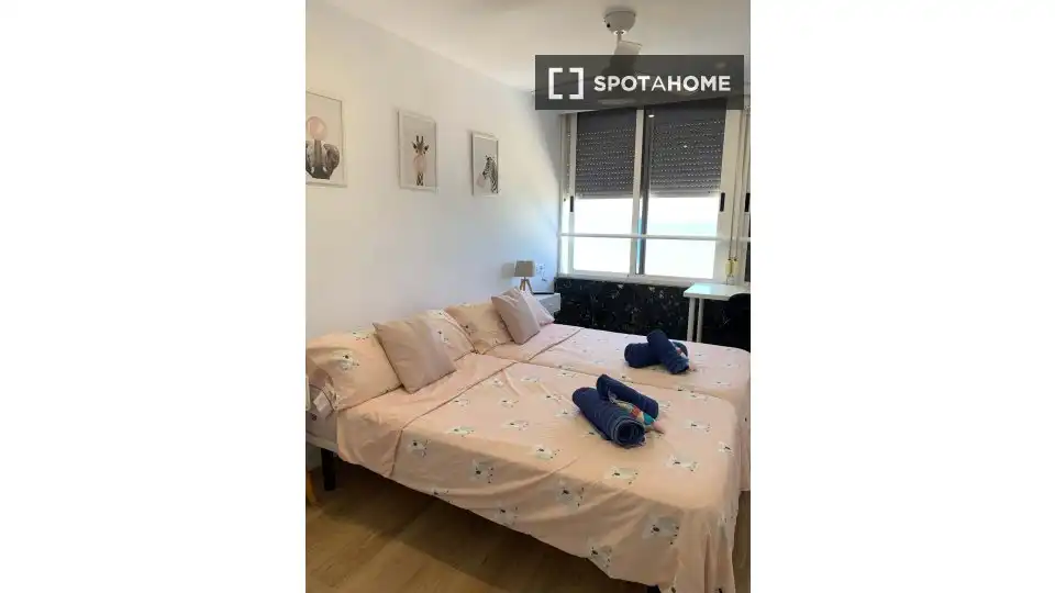Habitación de Apartamento para compartir en Gandia con Aire acondicionado, Terraza y Amueblado