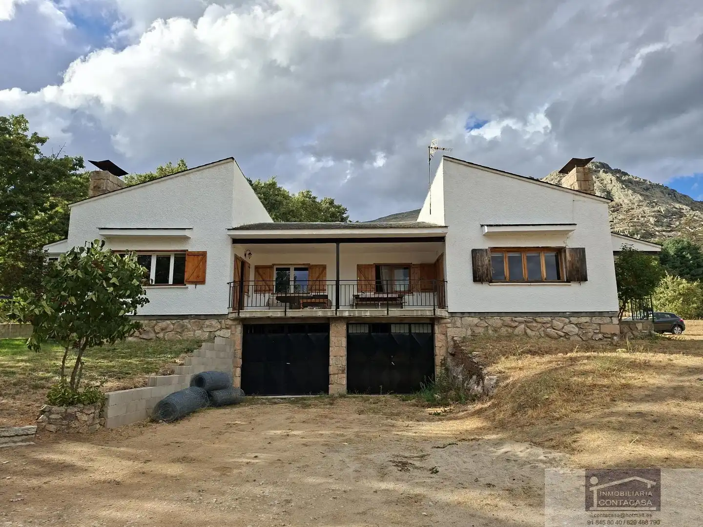 Vista exterior de Finca rústica en venda en Bustarviejo amb Calefacció i Terrassa