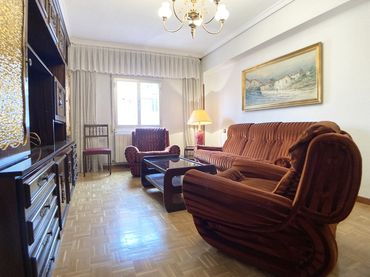 Flat with lift for sale in Calle de Valdecanillas