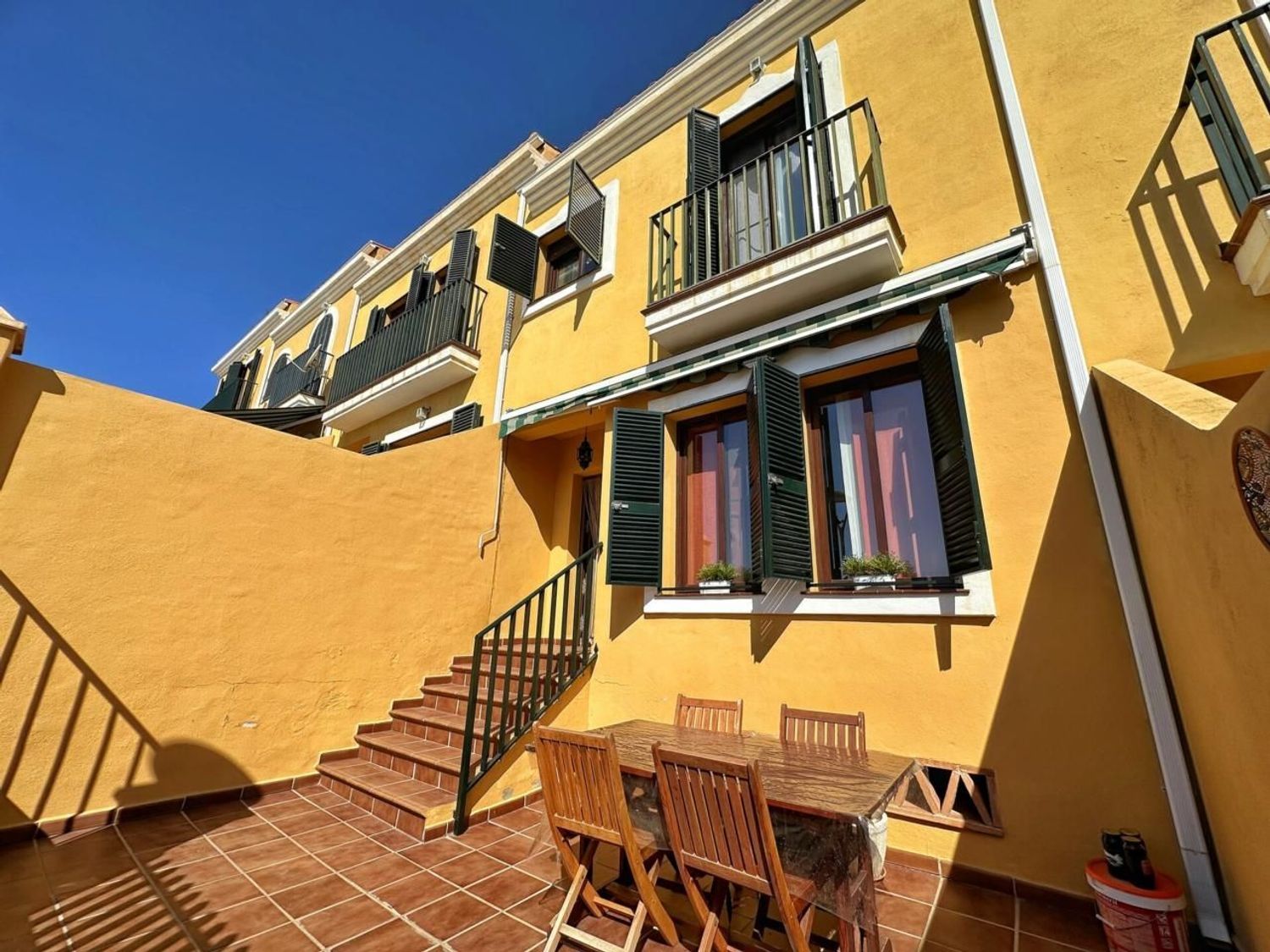 Vista exterior de Casa o chalet en venta en Rincón de la Victoria con Aire acondicionado, Jardín privado y Terraza