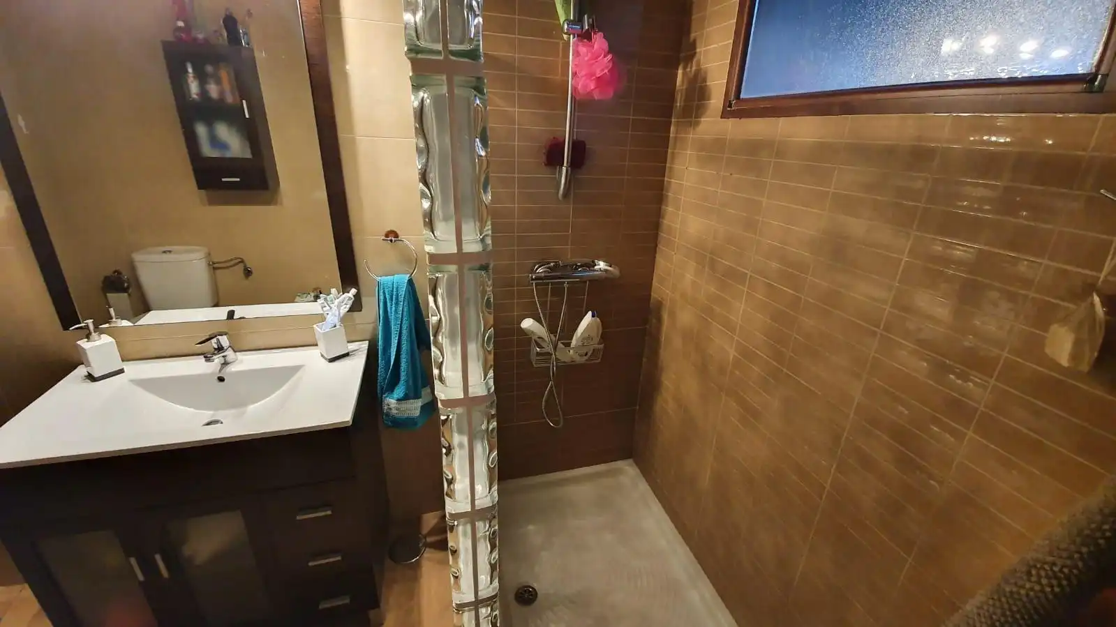 Baño de Casa o chalet en venta en Aldea del Fresno con Aire acondicionado y Piscina