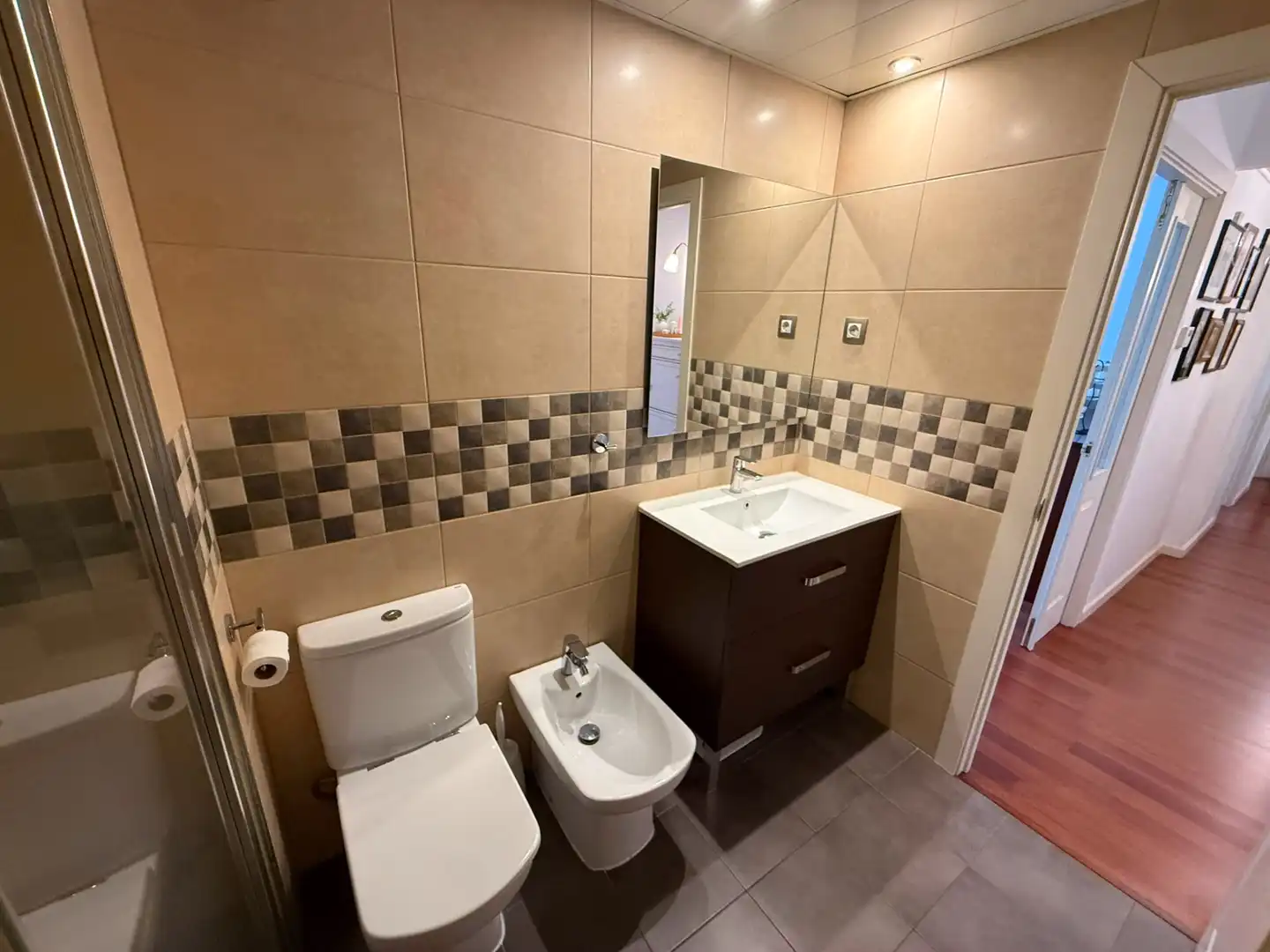 Baño de Piso en venta en Cornellà de Llobregat con Aire acondicionado, Calefacción y Parquet