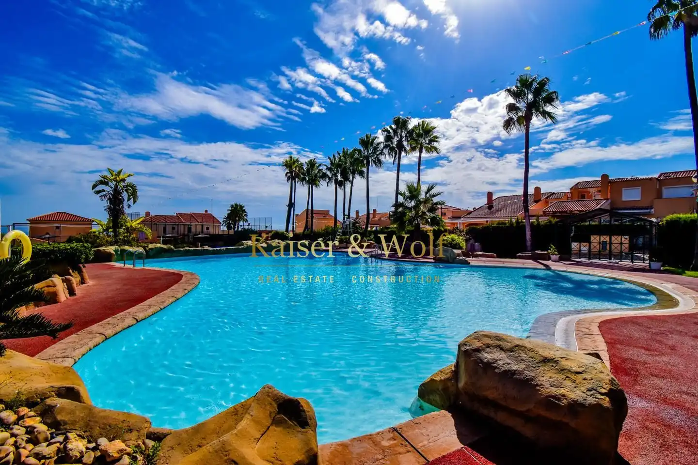 Casa con piscina en venta en Avinguda D'Escandinàvia