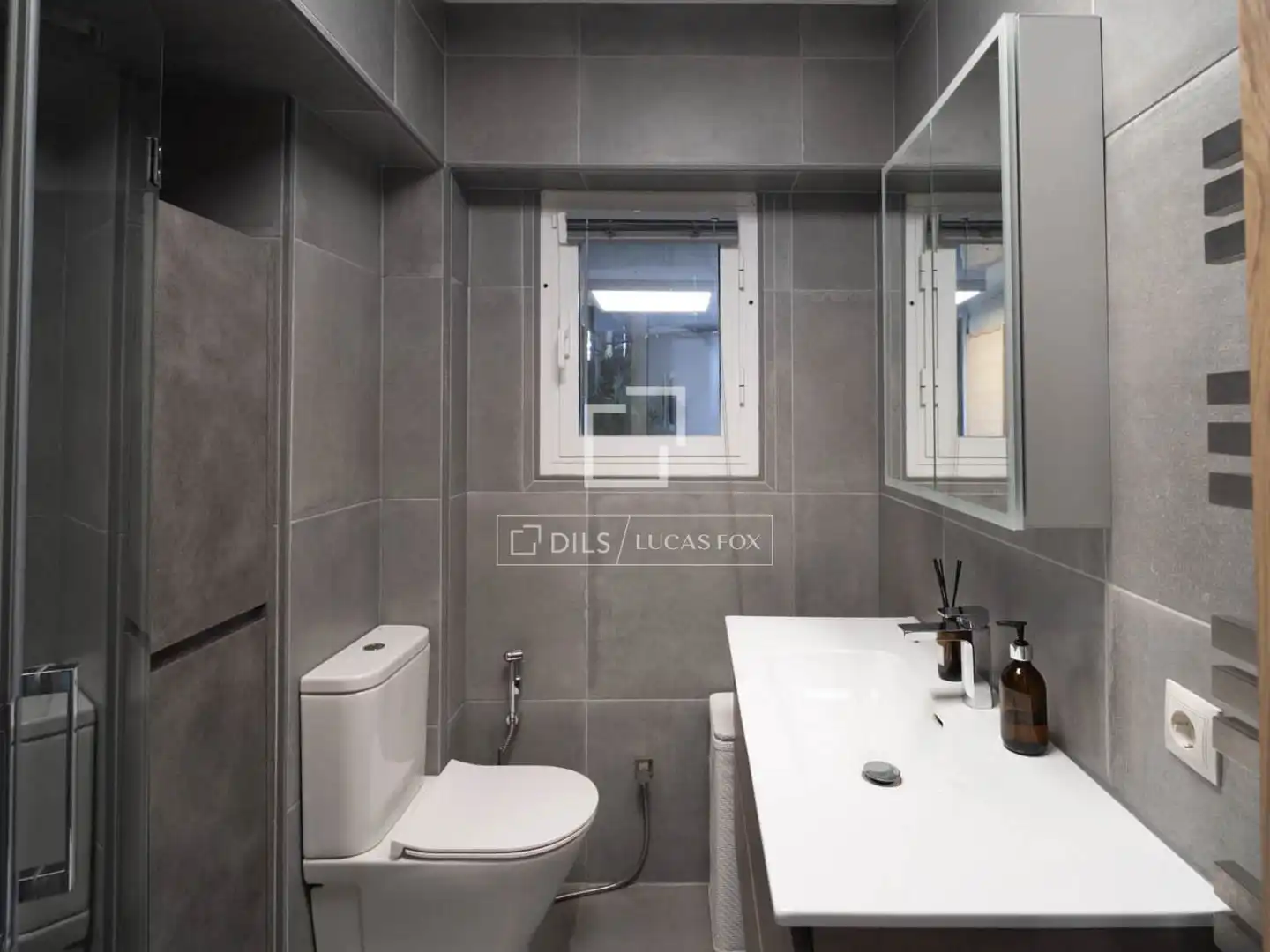 Bathroom of Flat for sale in  Palma de Mallorca  with Air Conditioner, Heating and Terrace