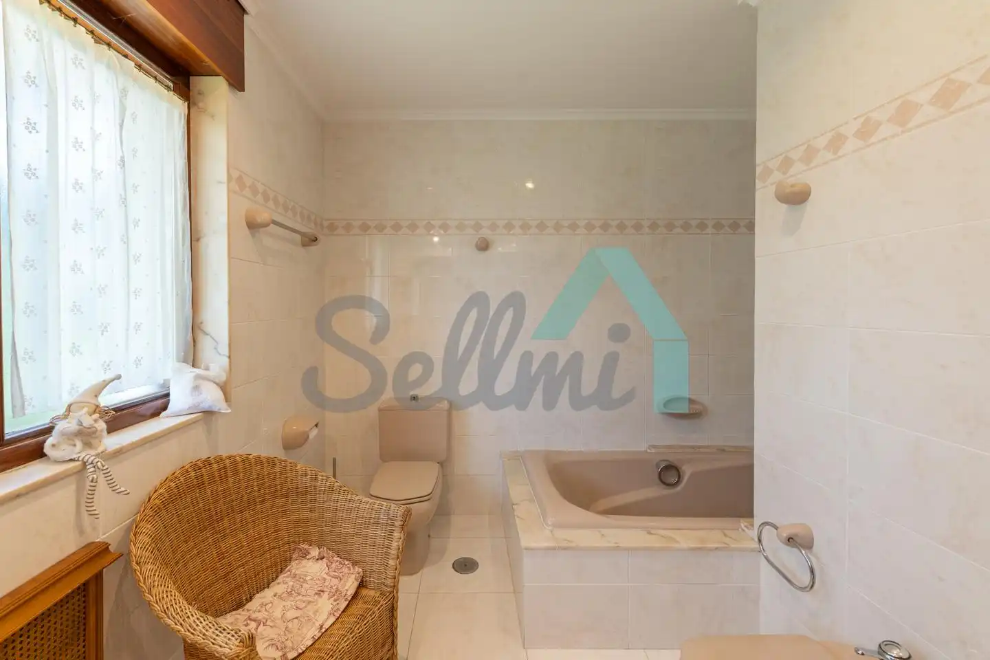 Bathroom of Detached homes for sale in Llanes  with Heating, Private garden and Parquet flooring