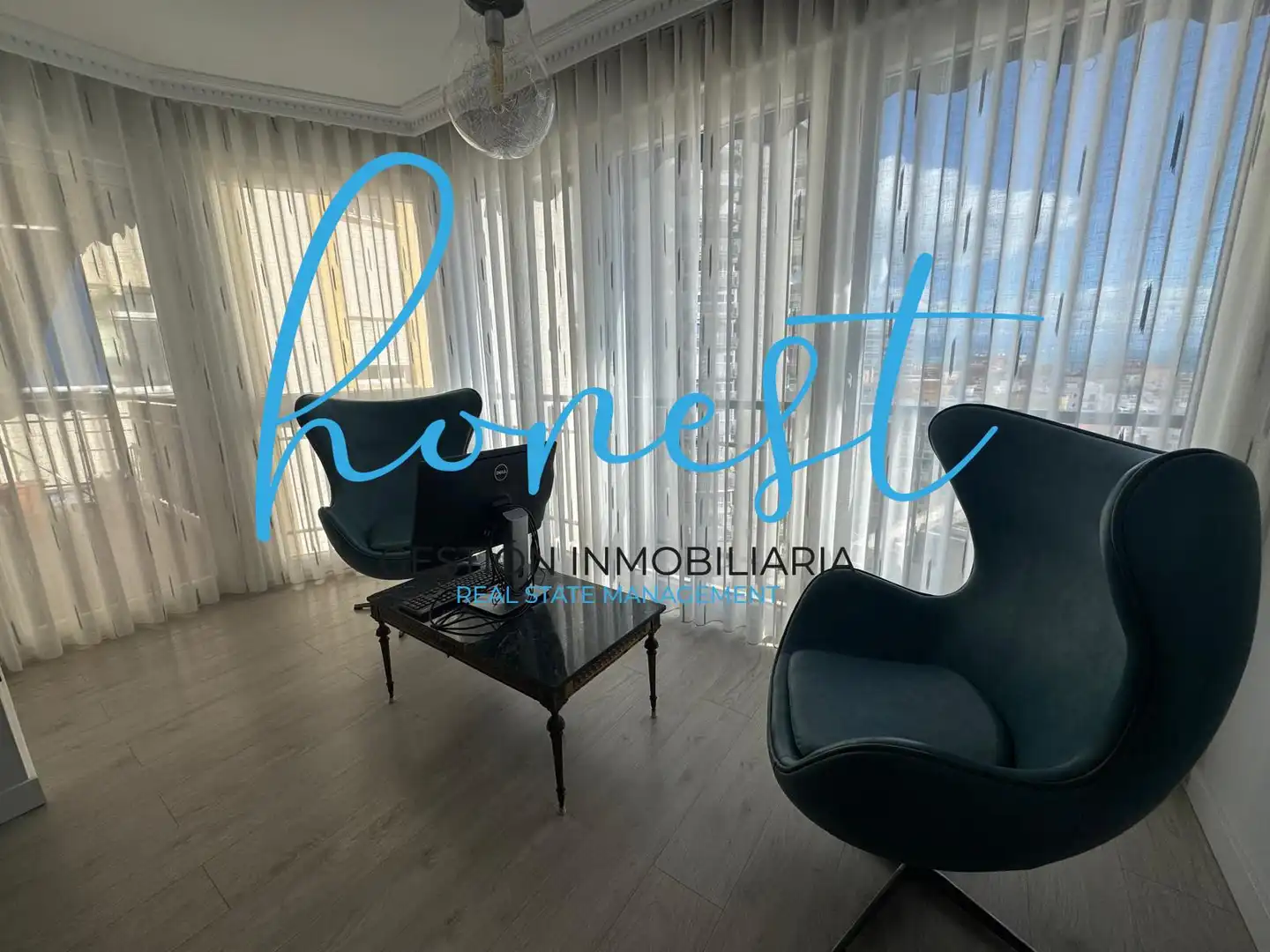 Sala de estar de Piso en venta en Torremolinos con Aire acondicionado, Terraza y Amueblado