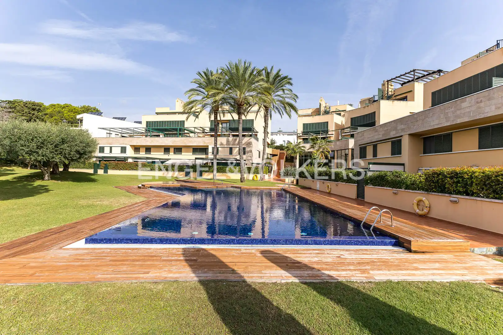 Vista exterior de Dúplex en venda en Torredembarra amb Aire condicionat, Calefacció i Jardí privat