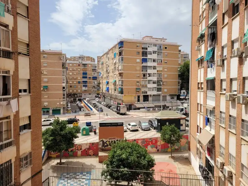 Vista exterior de Pis en venda en Málaga amb Terrassa, Forn i Rentadora