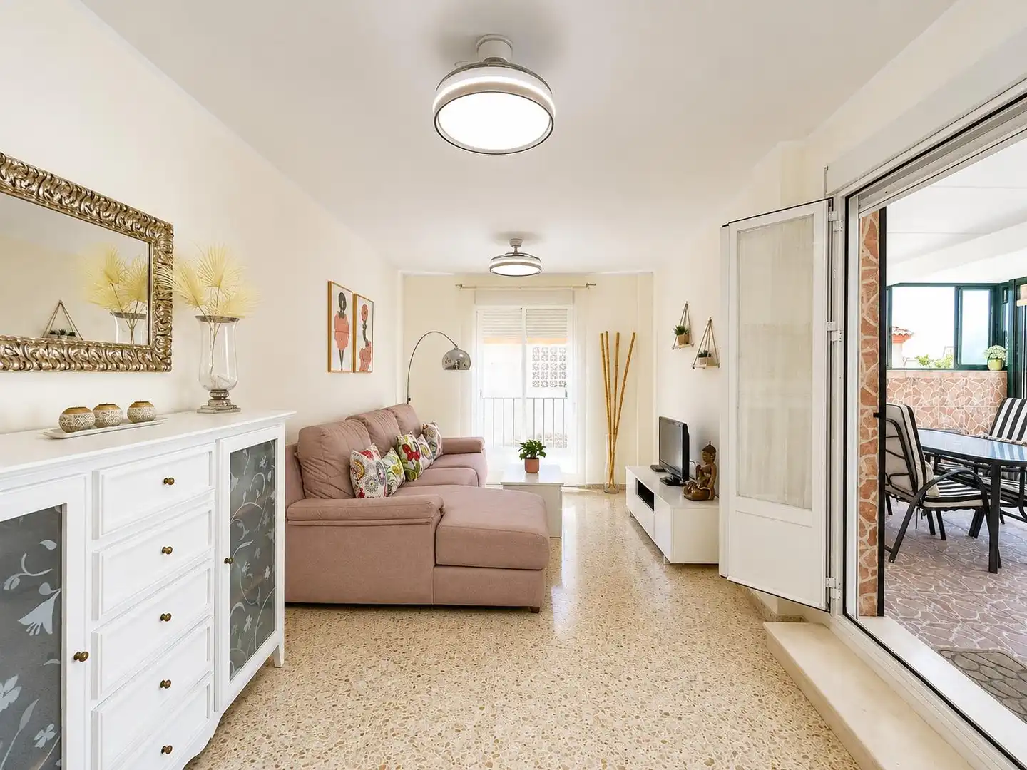Sala de estar de Ático en venta en Chipiona con Aire acondicionado, Calefacción y Jardín privado