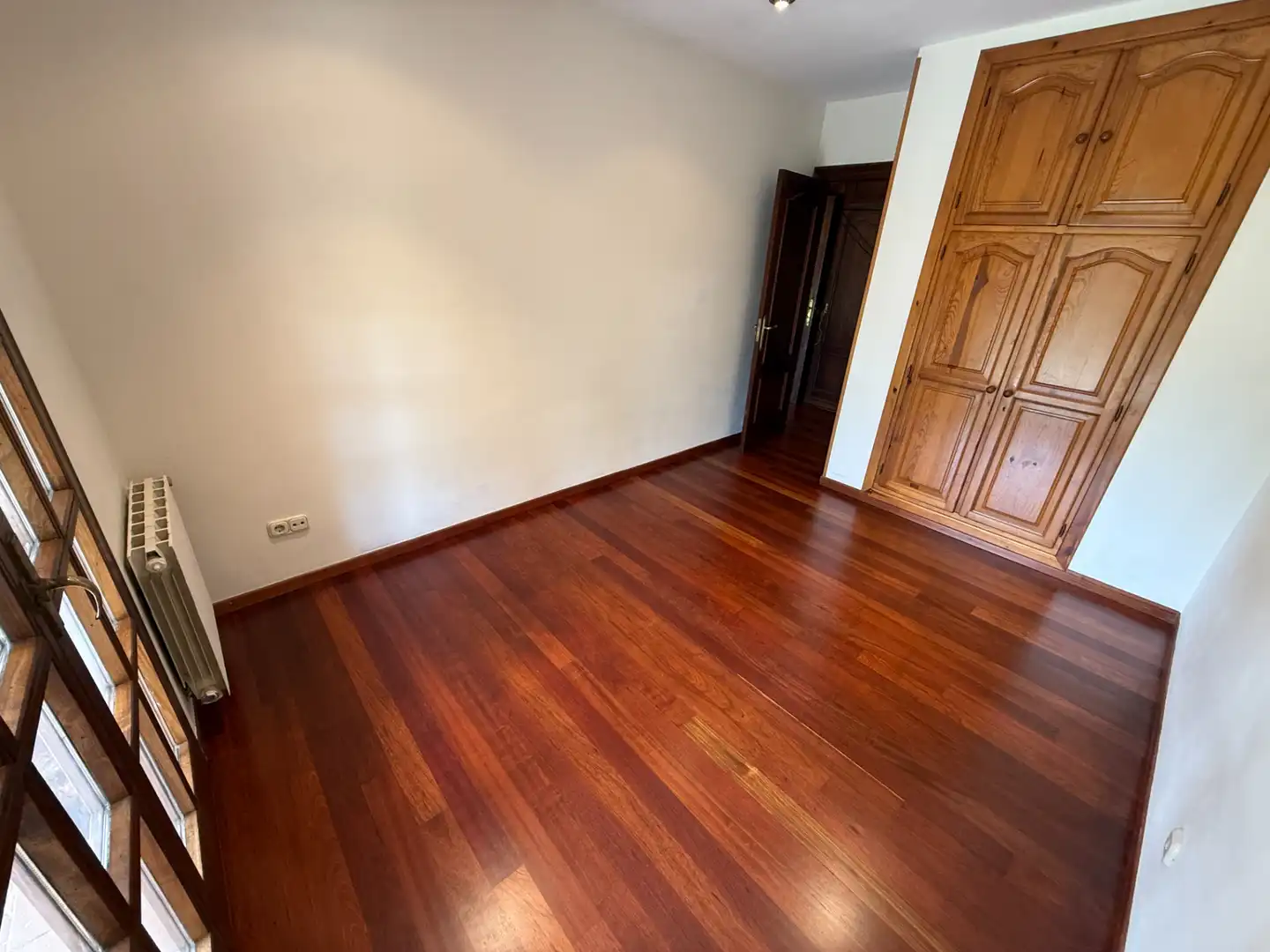 Schlafzimmer von Haus oder Chalet zum Verkauf in Gijón  mit Heizung, Privatgarten und Parkett