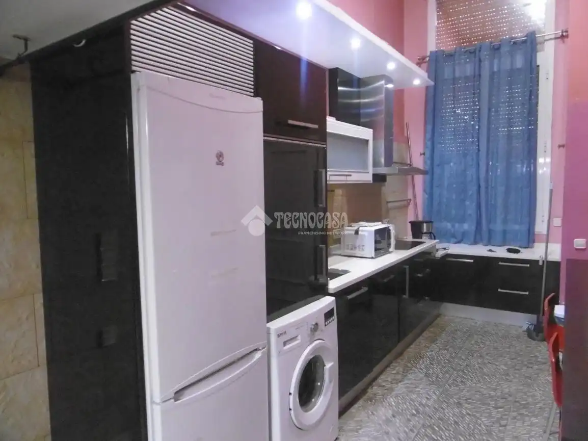 Kitchen of Flat for rent in Madrid  with Air Conditioner and Furnished