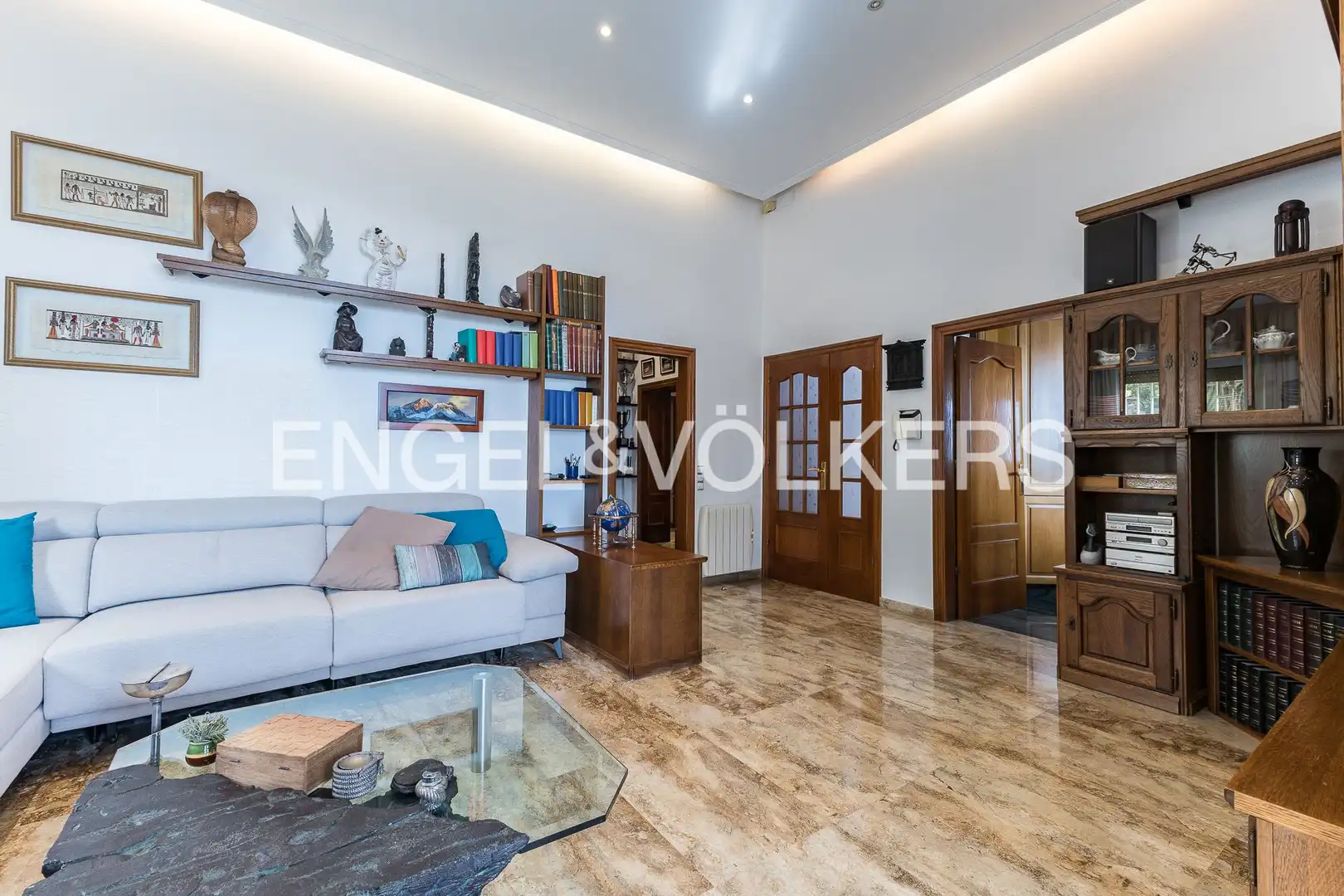 Wohnzimmer von Country house zum Verkauf in Barcelona mit Heizung, Parkett und Terrasse