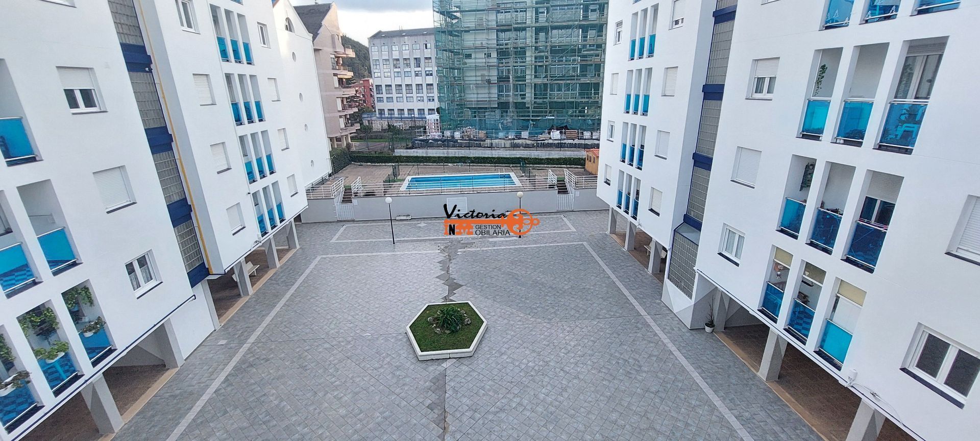 Dormitori de Dúplex en venda en Castro-Urdiales amb Calefacció, Traster i Piscina comunitària