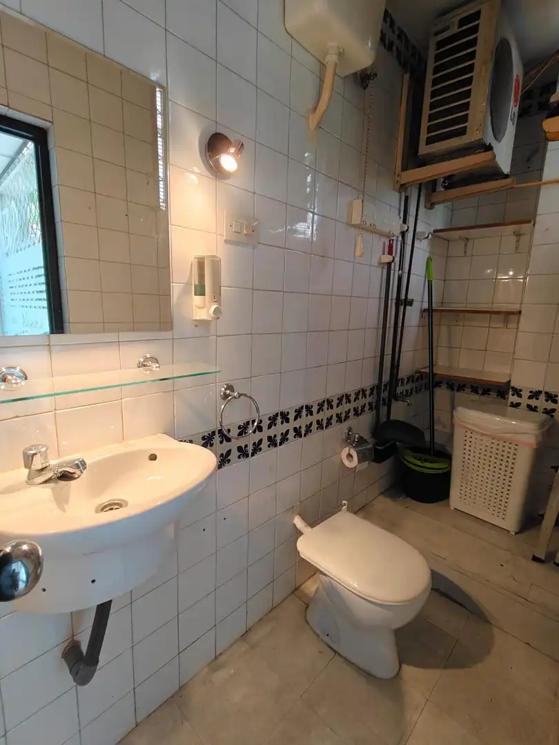 Baño de Local de alquiler en Granada