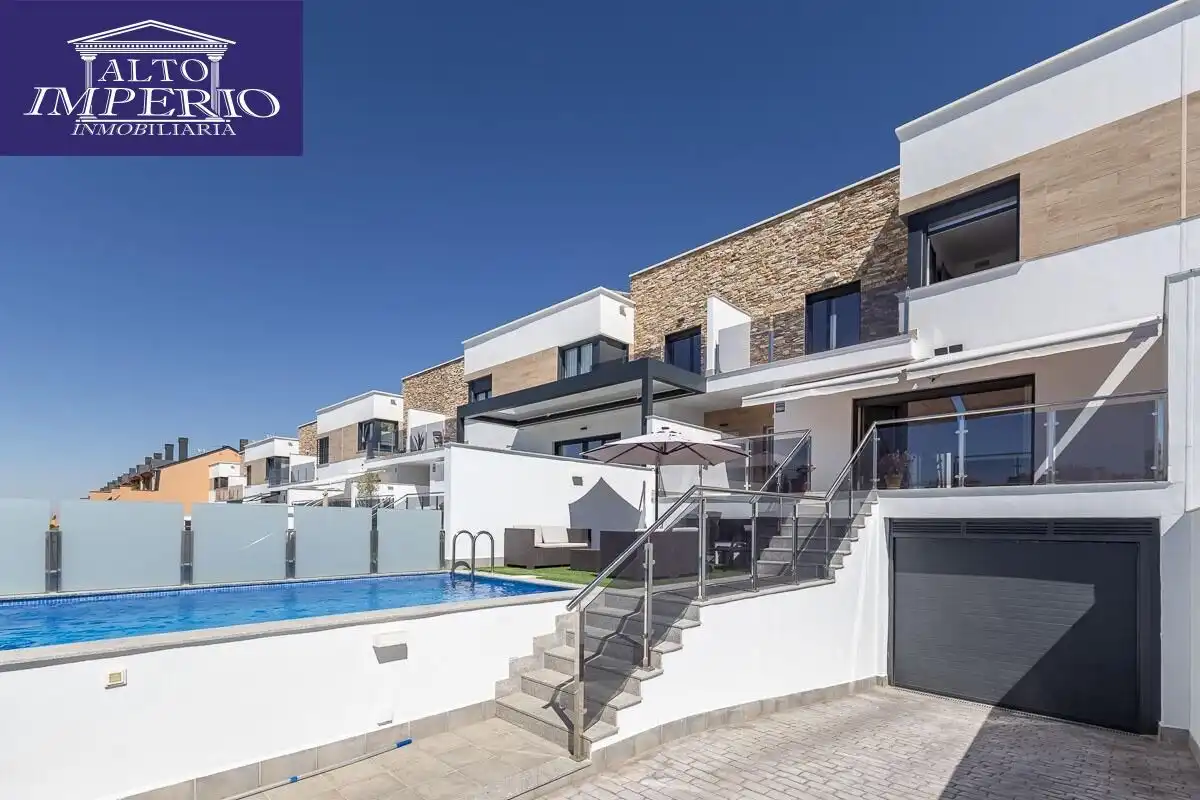 Villa avec balcon à vendre à Calle Chimborazo 57, imagen 2