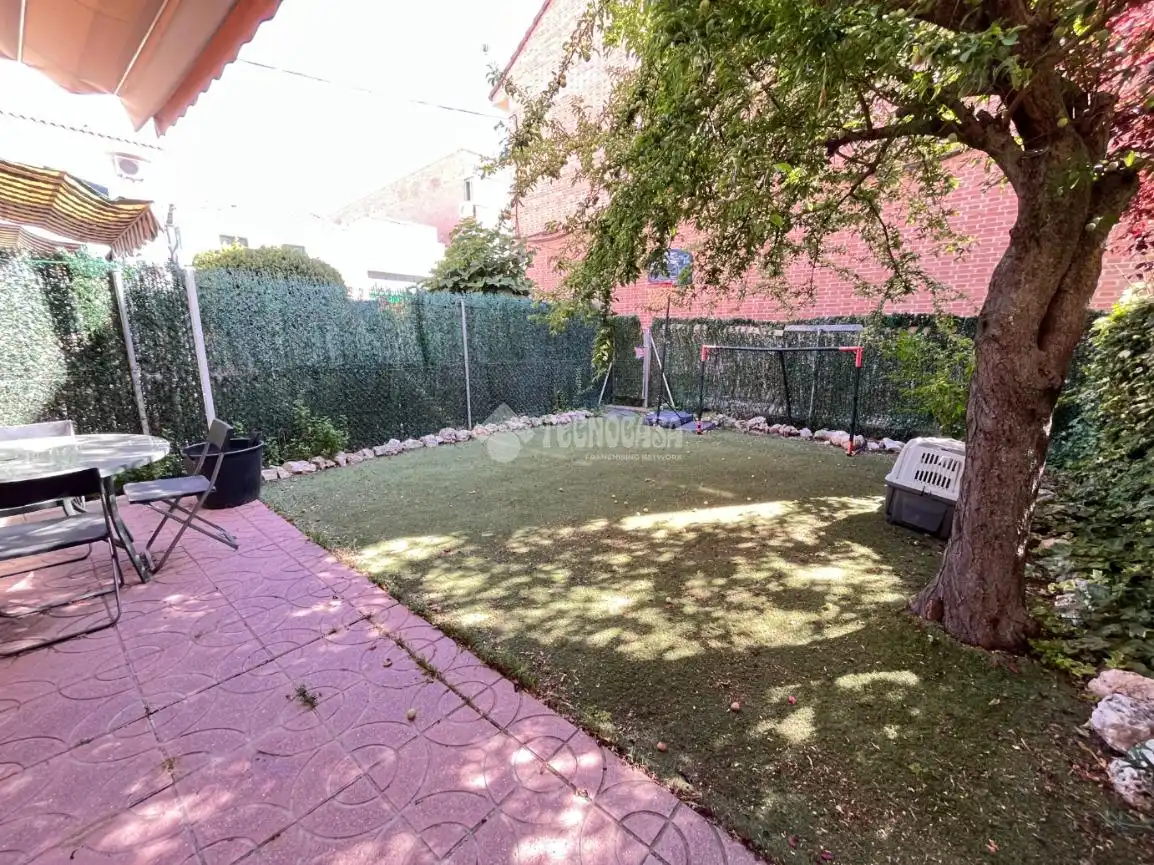 Jardín de Casa adosada en venta en Loeches