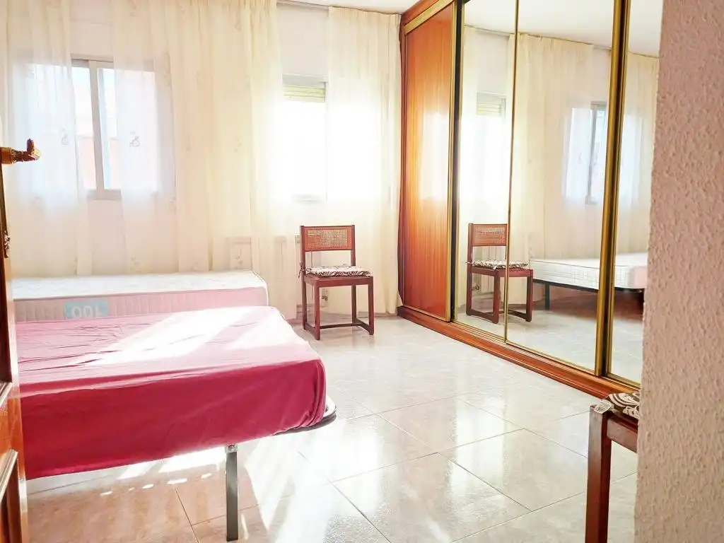 Habitación de Piso en venta en Madrid con Aire acondicionado, Amueblado y Horno