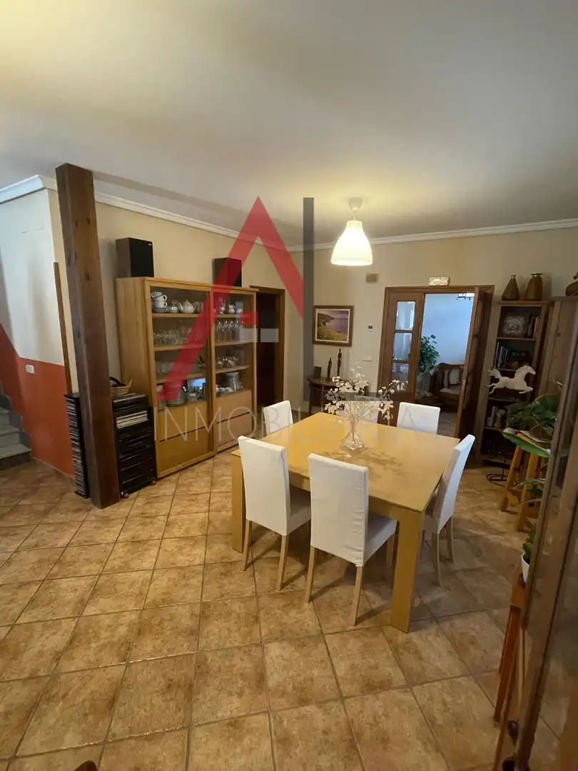 Menjador de Casa o xalet en venda en Navas de Oro amb Calefacció, Jardí privat i Parquet