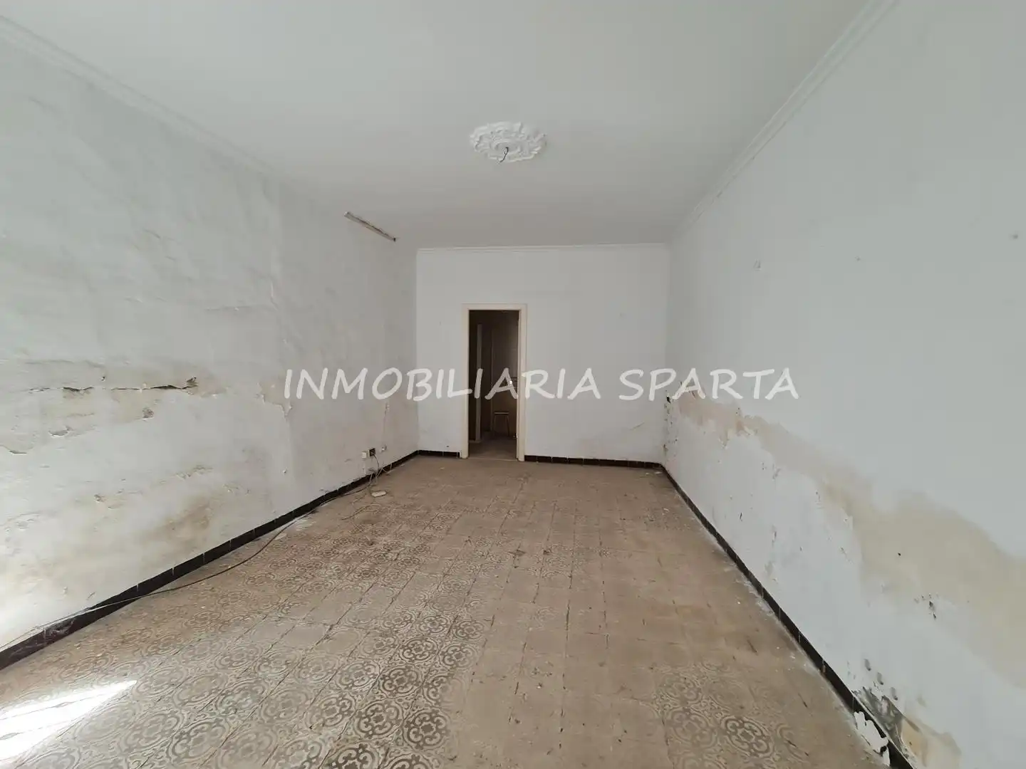 Casa adosada en venda en Sanlúcar la Mayor amb Jardí privat i Balcó