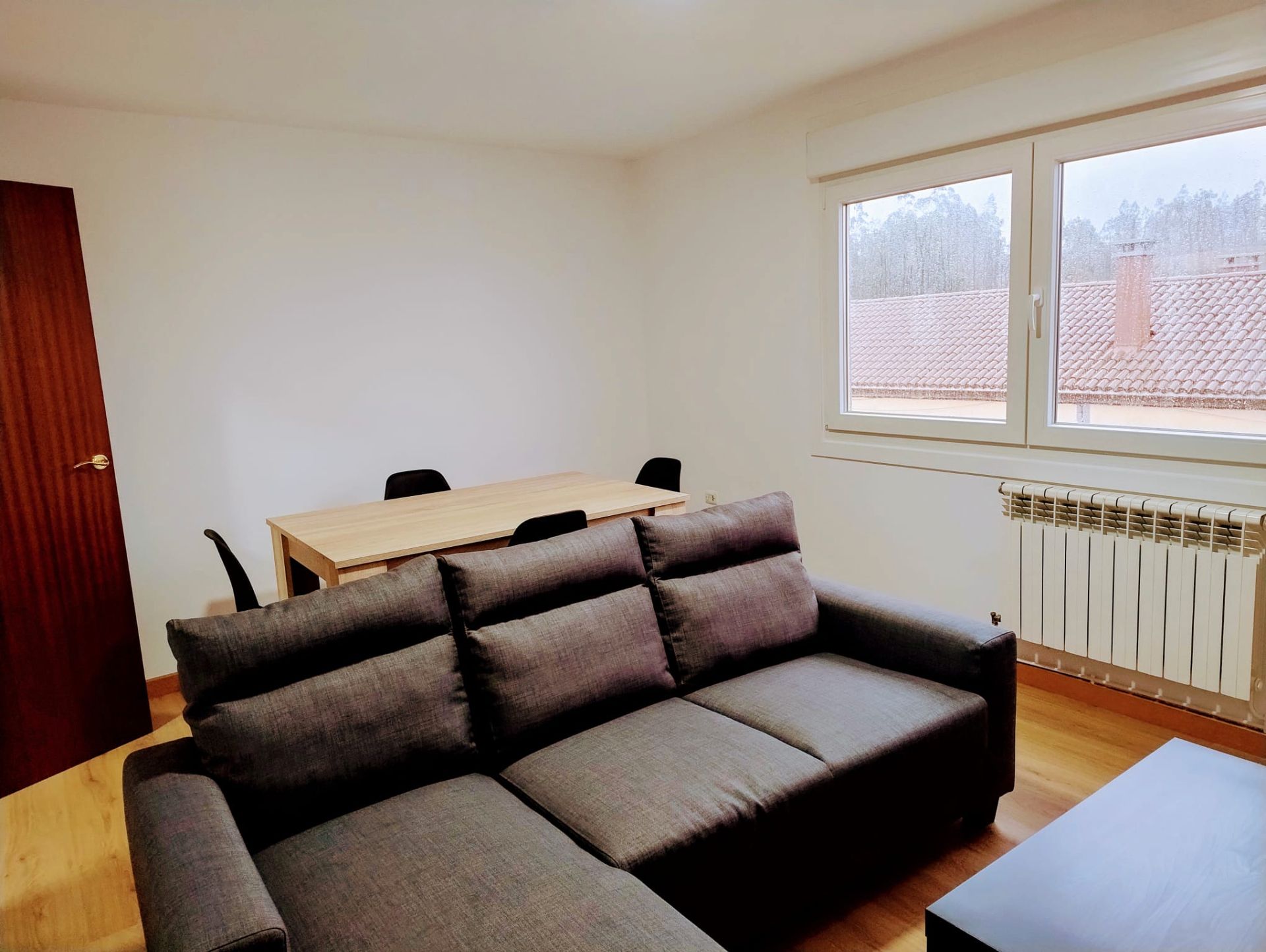 Sala d'estar de Pis de lloguer en Santiago de Compostela  amb Calefacció, Moblat i Forn