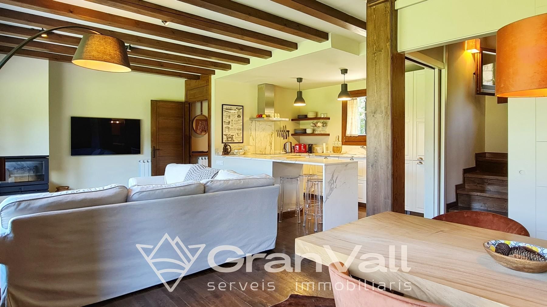 Sala de estar de Casa adosada en venta en Fontanals de Cerdanya con Calefacción, Jardín privado y Terraza