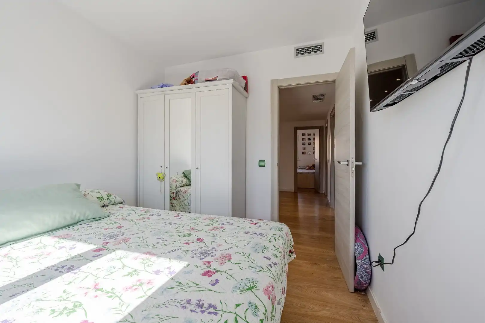 Dormitori de Casa adosada en venda en Calafell amb Aire condicionat, Calefacció i Jardí privat
