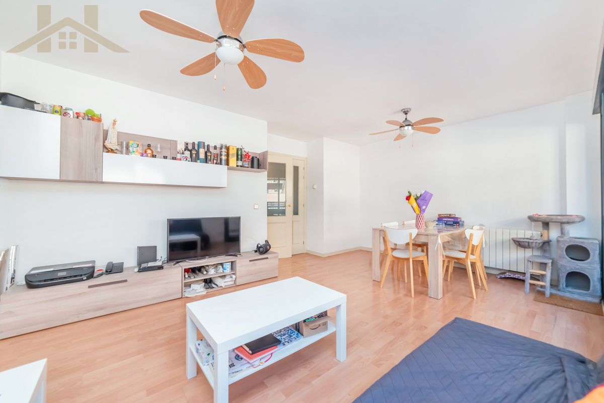 Living room of Flat for sale in Pinto  with Parquet flooring, Terrace and Oven