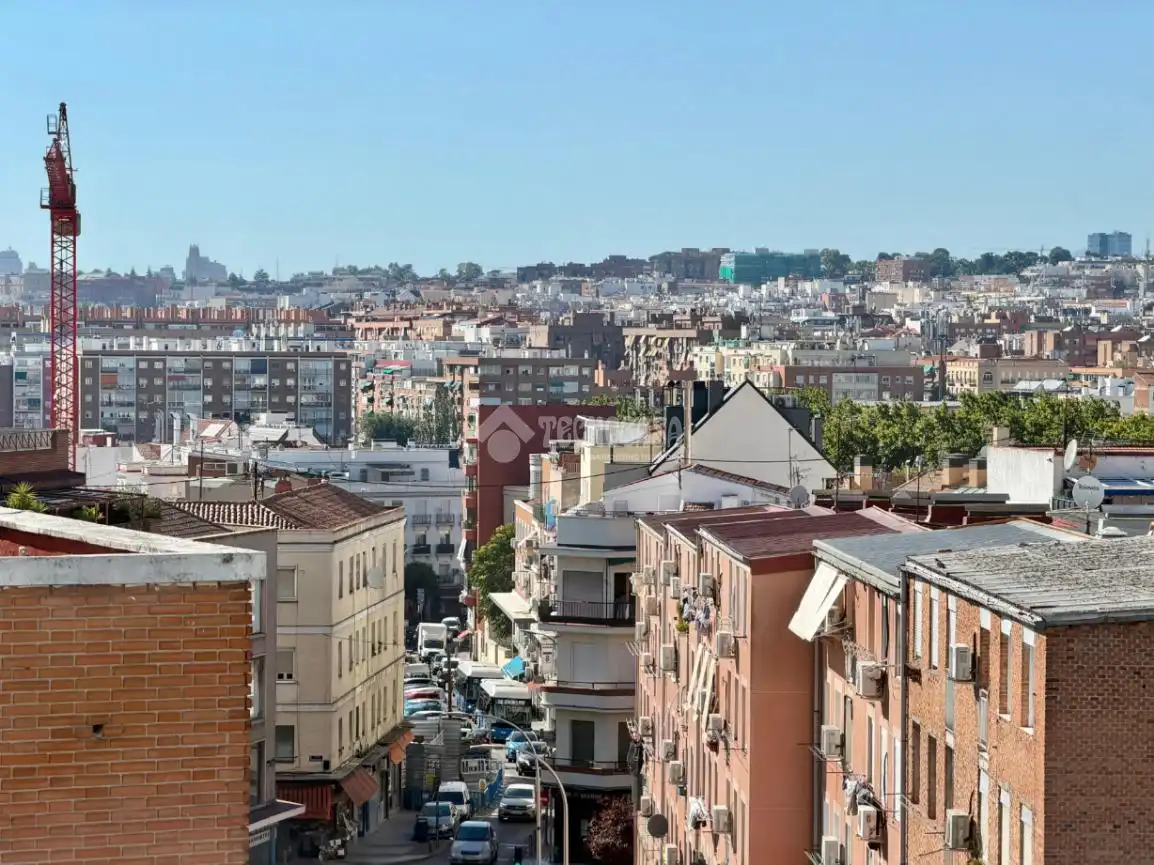 Vista exterior de Piso en venta en Madrid