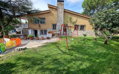 Jardí de Casa o xalet en venda en Fuente El Saz de Jarama amb Terrassa, Piscina i Balcó