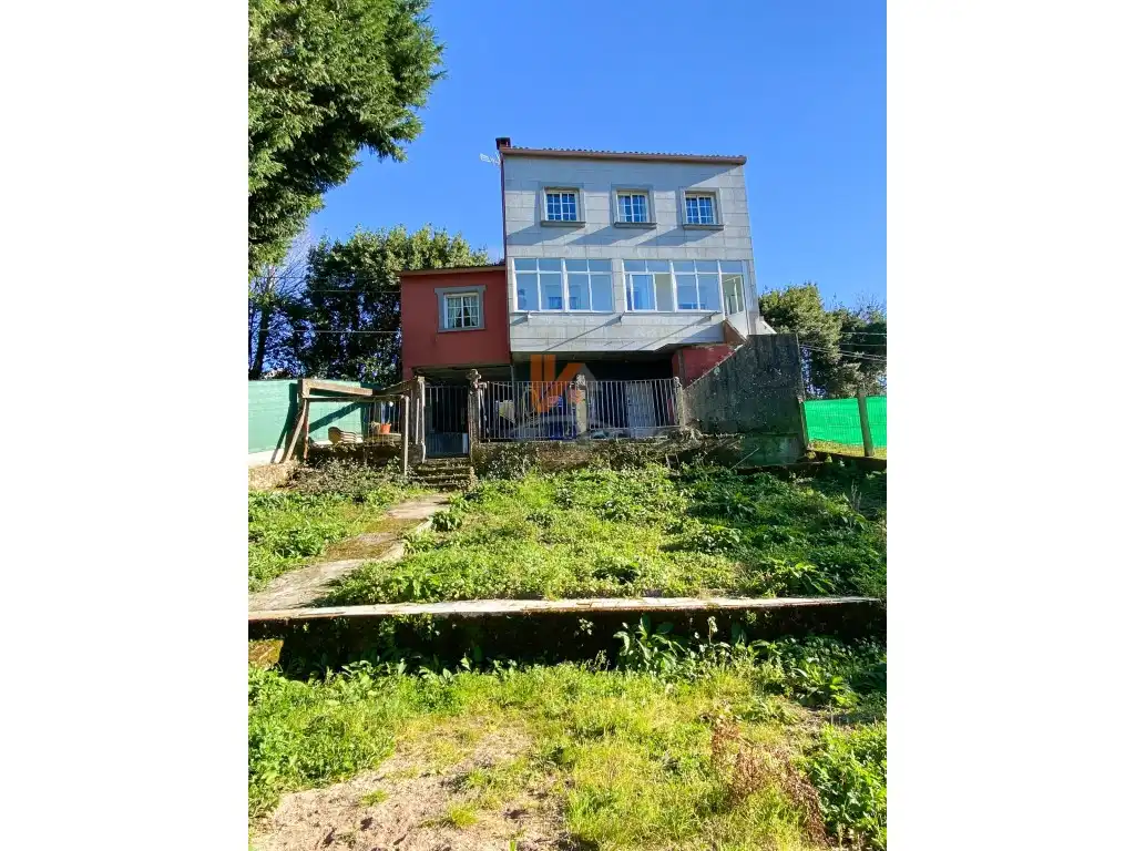 Houses for sale in Santiago de Compostela   with Private garden, Oven and Internet
