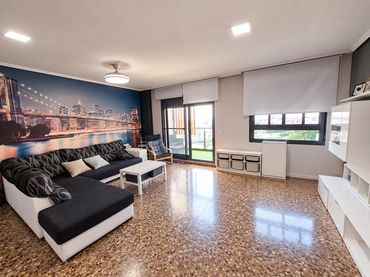 Attique avec ascenseur à vendre à Casc Urbà